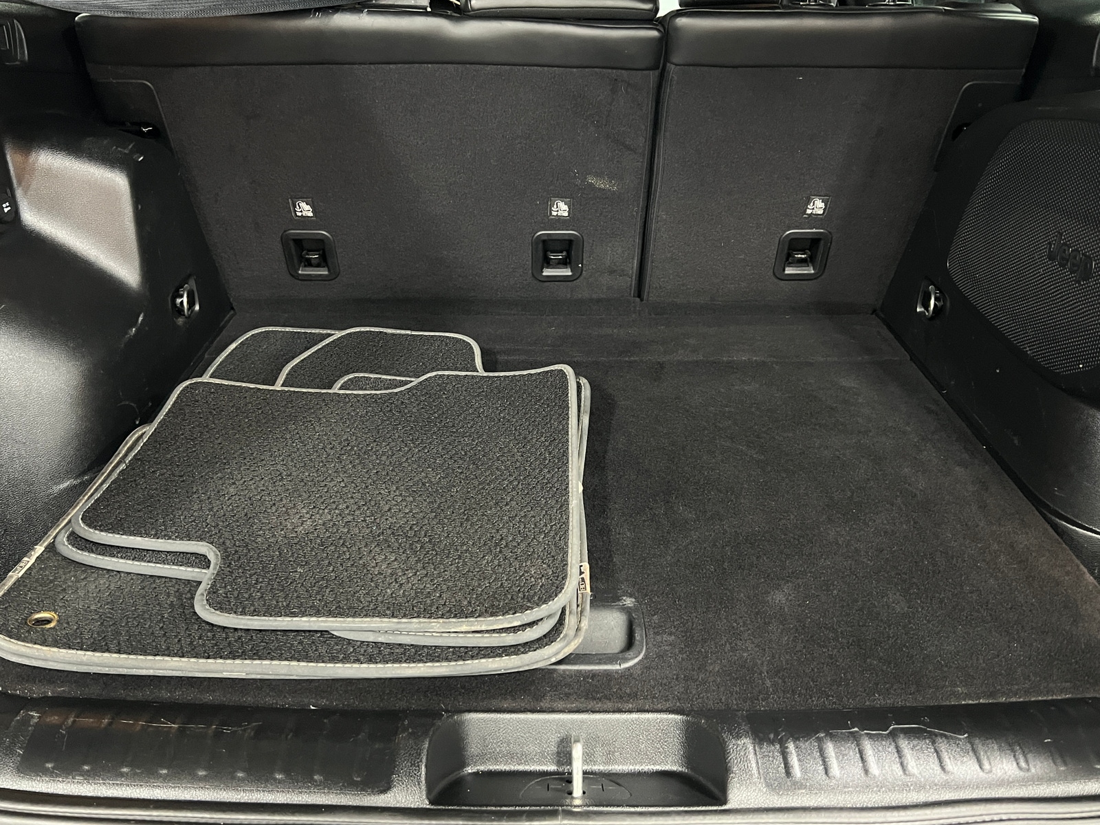 Thumbnail: 2021 Jeep Cherokee - 6