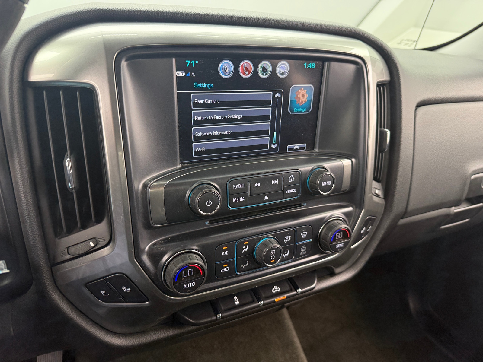 Thumbnail: 2017 Chevrolet Silverado 1500 - 4