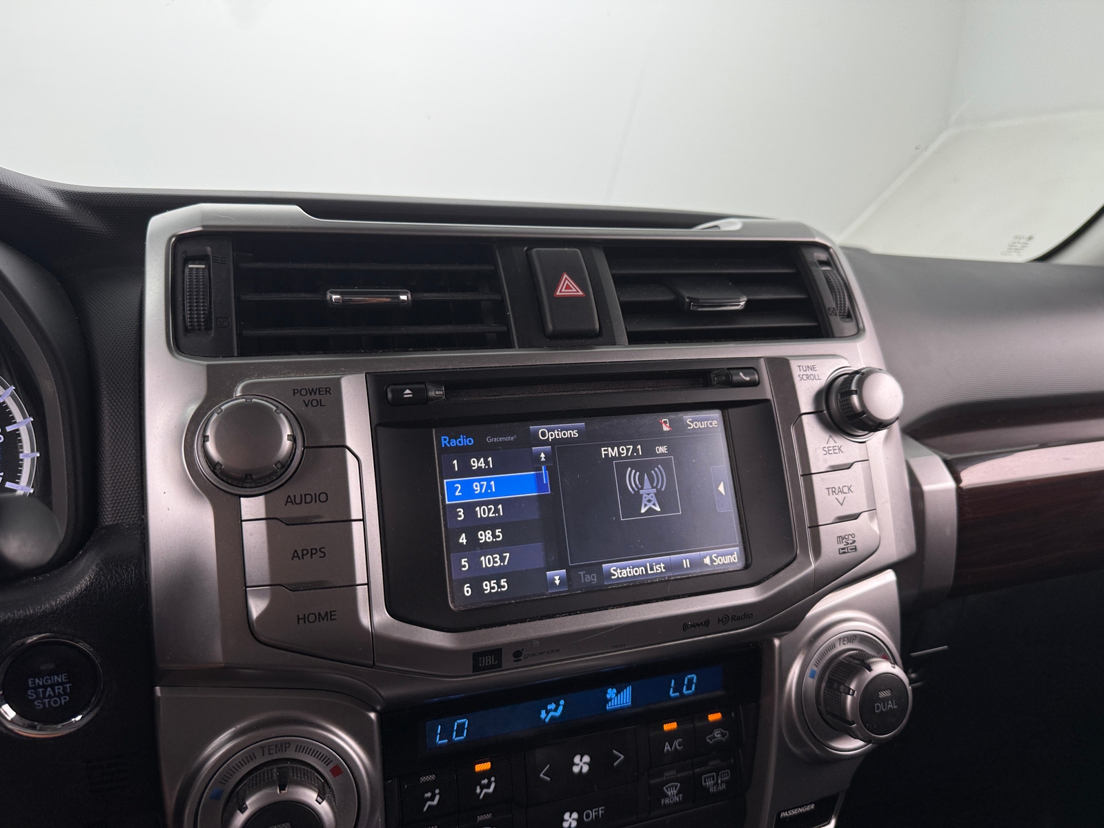 Thumbnail: 2017 Toyota 4Runner - 3