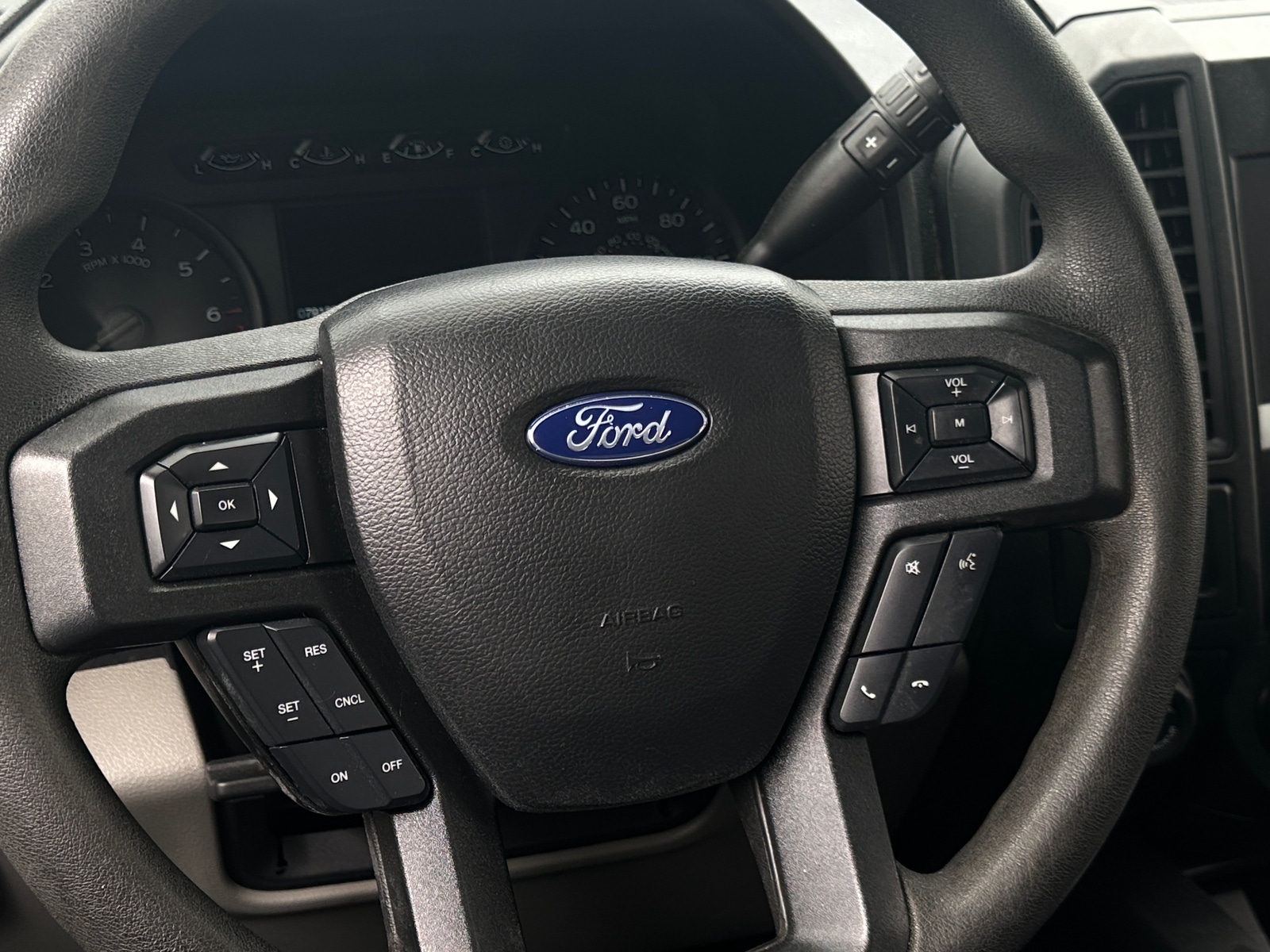 Thumbnail: 2019 Ford Econoline - 5