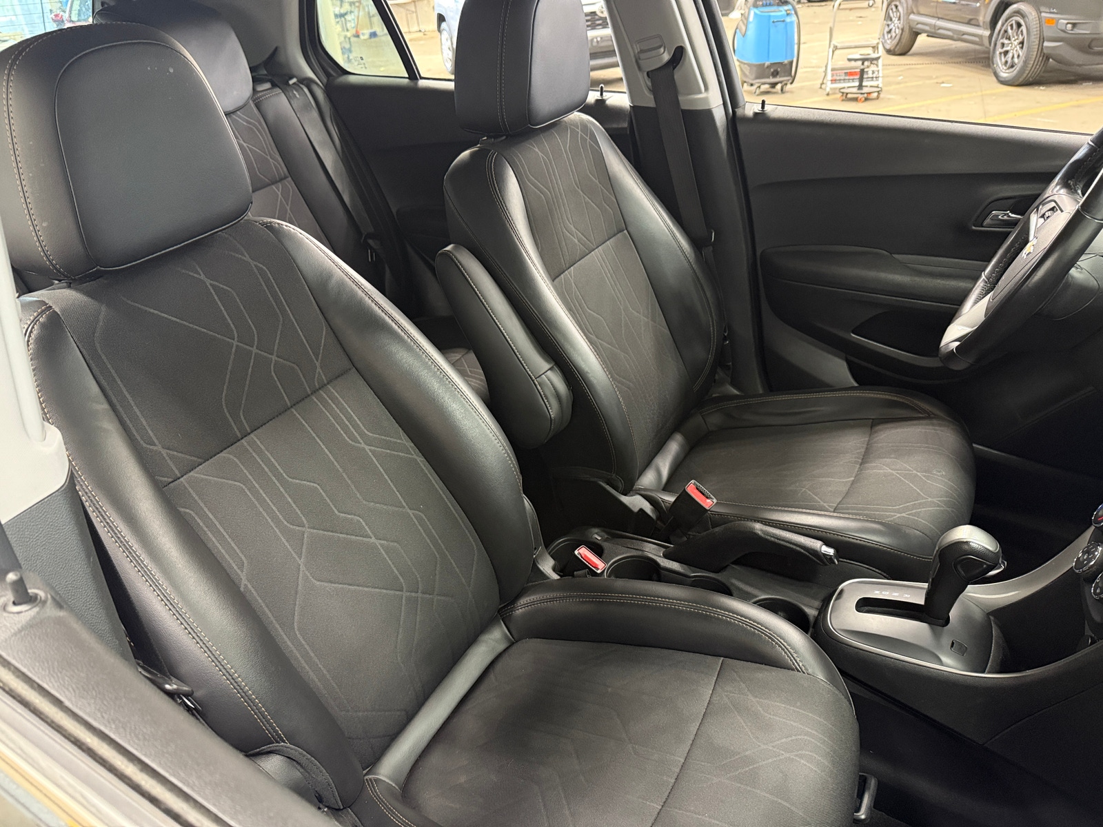 Thumbnail: 2020 Chevrolet Trax - 2