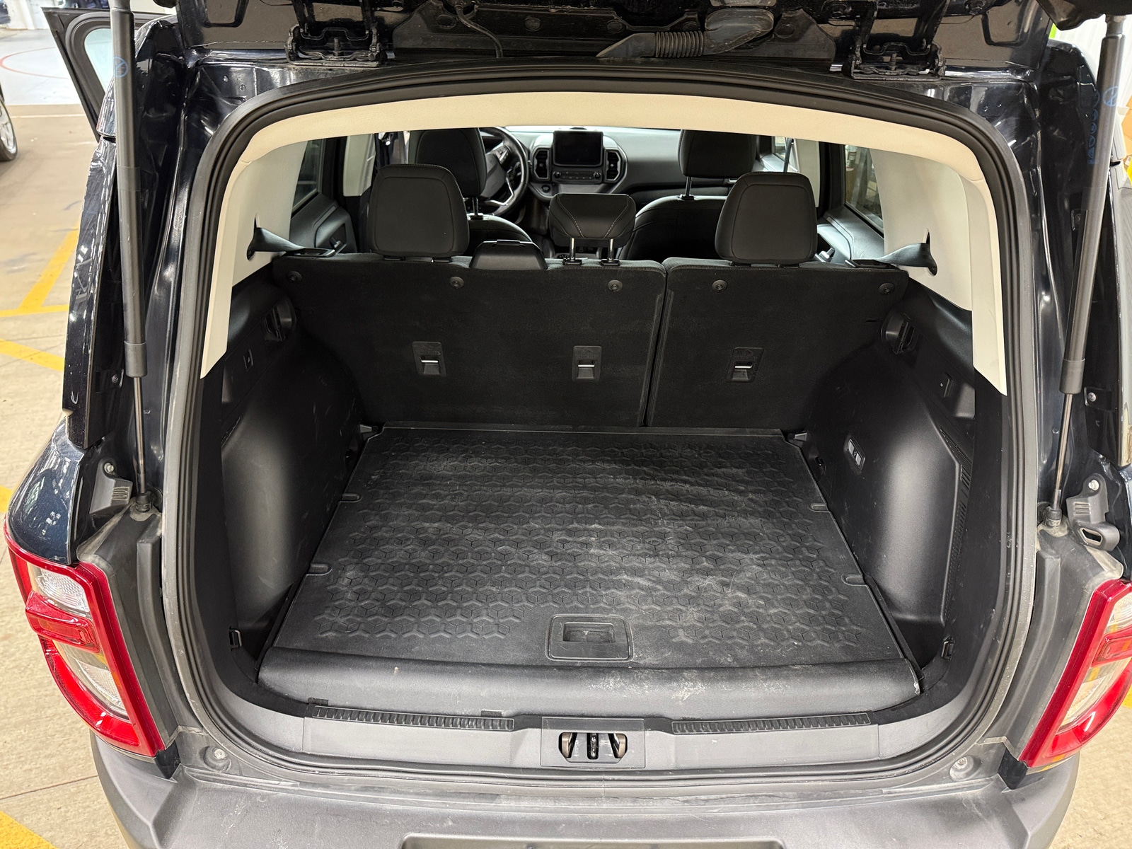 Thumbnail: 2023 Ford Bronco Sport - 7