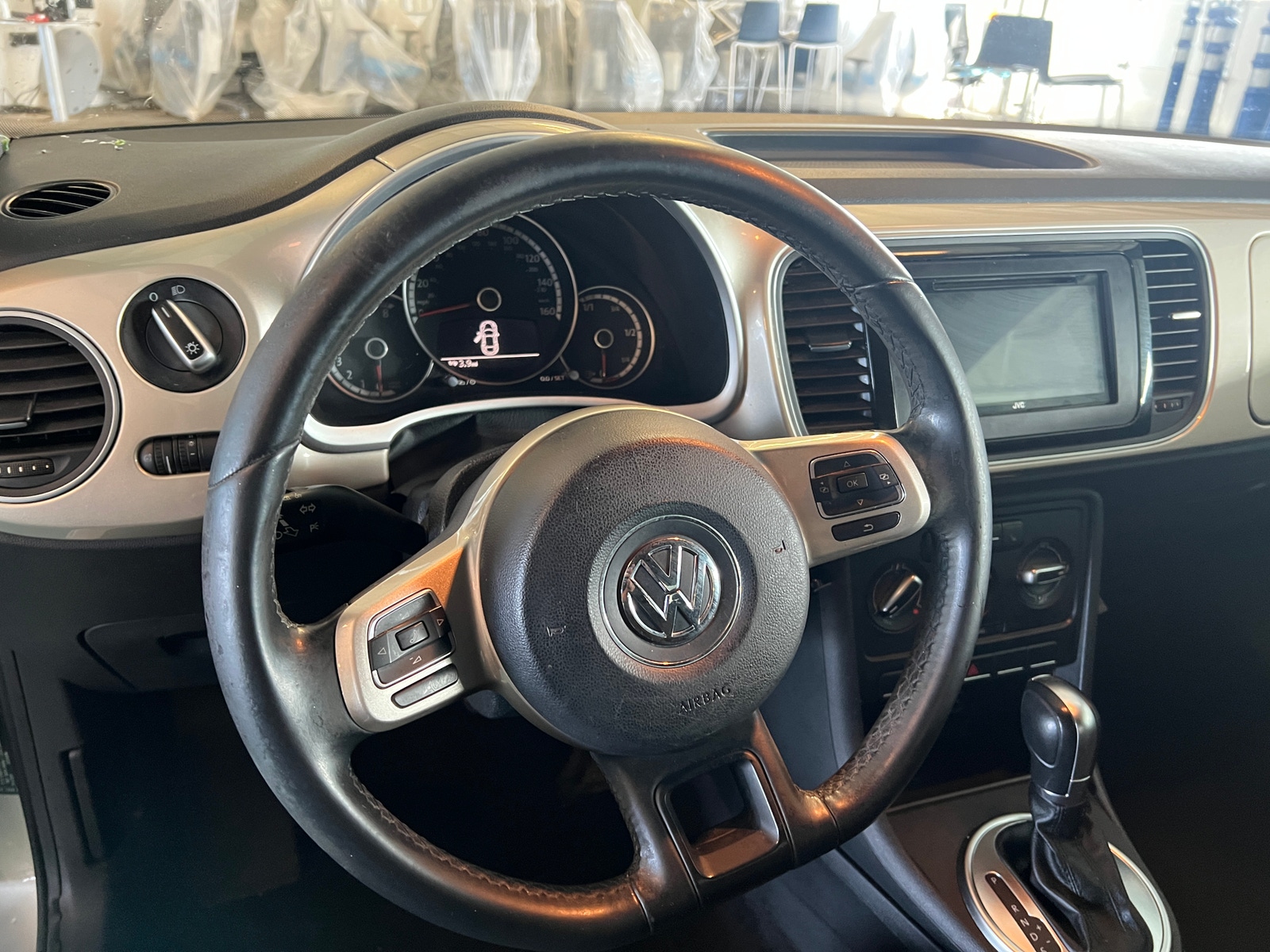 Thumbnail: 2015 Volkswagen Beetle - 4