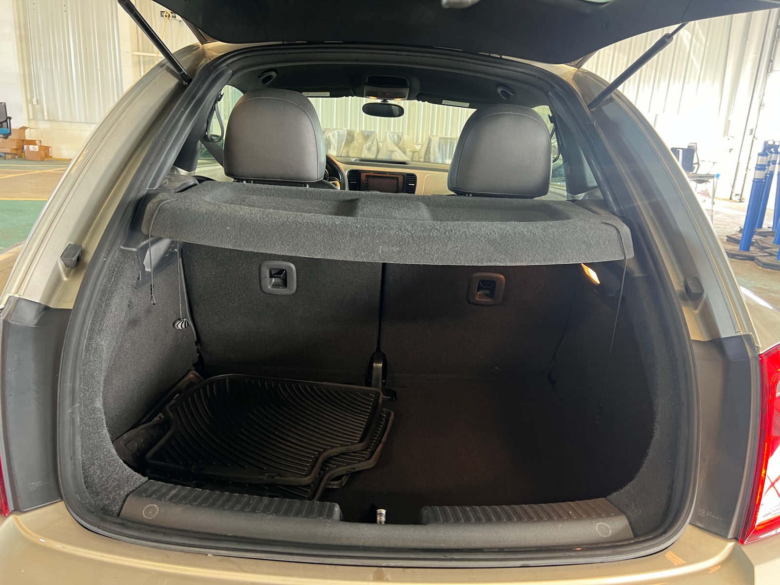 Thumbnail: 2015 Volkswagen Beetle - 6