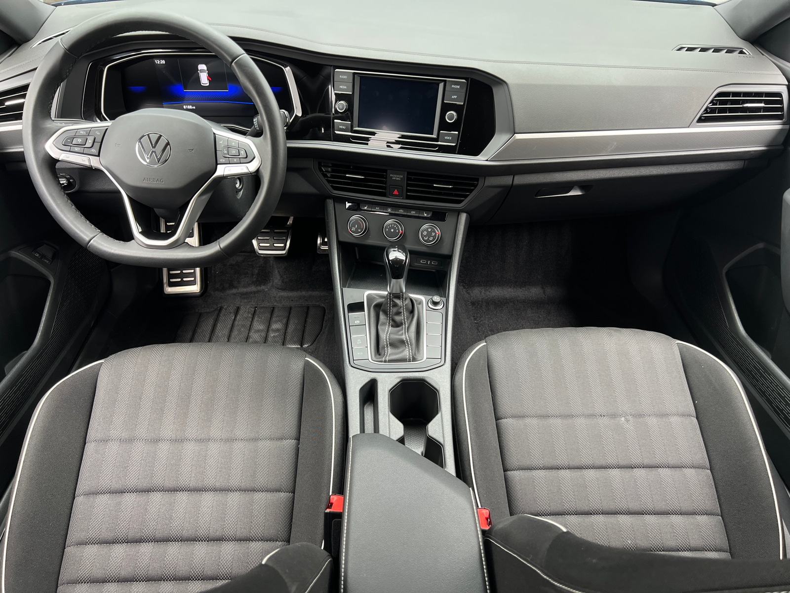 Thumbnail: 2024 Volkswagen Jetta - 3