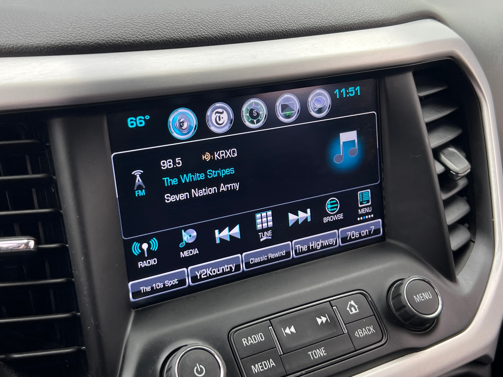 Thumbnail: 2019 GMC Acadia - 3