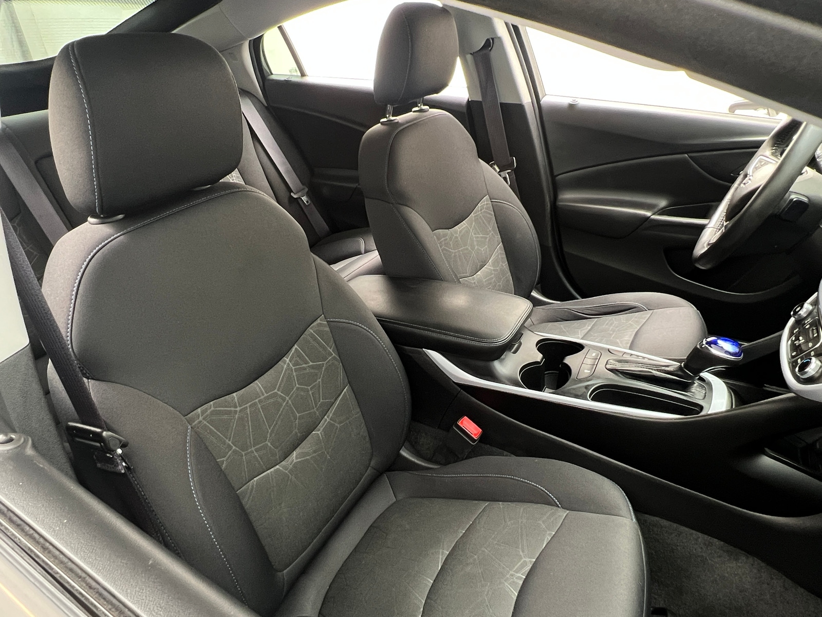 Thumbnail: 2017 Chevrolet Volt - 2