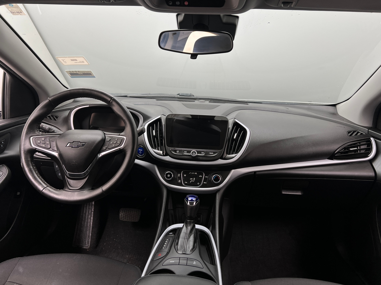 Thumbnail: 2017 Chevrolet Volt - 3