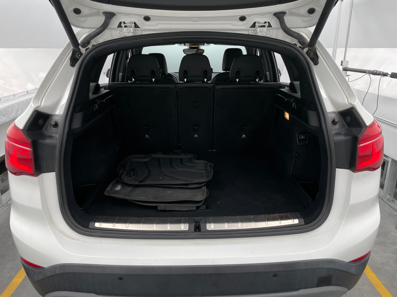 Thumbnail: 2019 BMW X1 - 6
