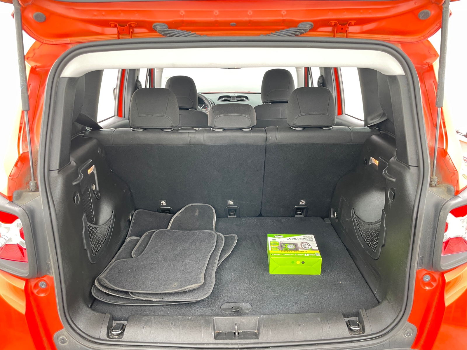 Thumbnail: 2016 Jeep Renegade - 7