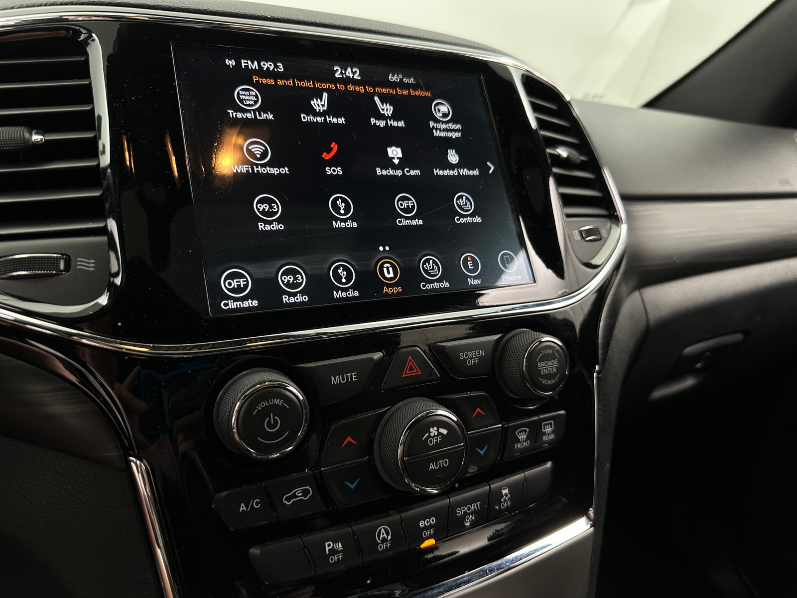 Thumbnail: 2019 Jeep Grand Cherokee - 3