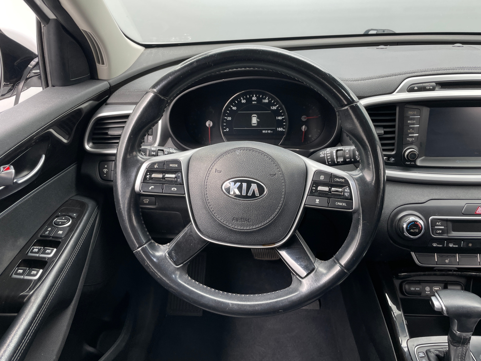 Thumbnail: 2019 Kia Sorento - 5