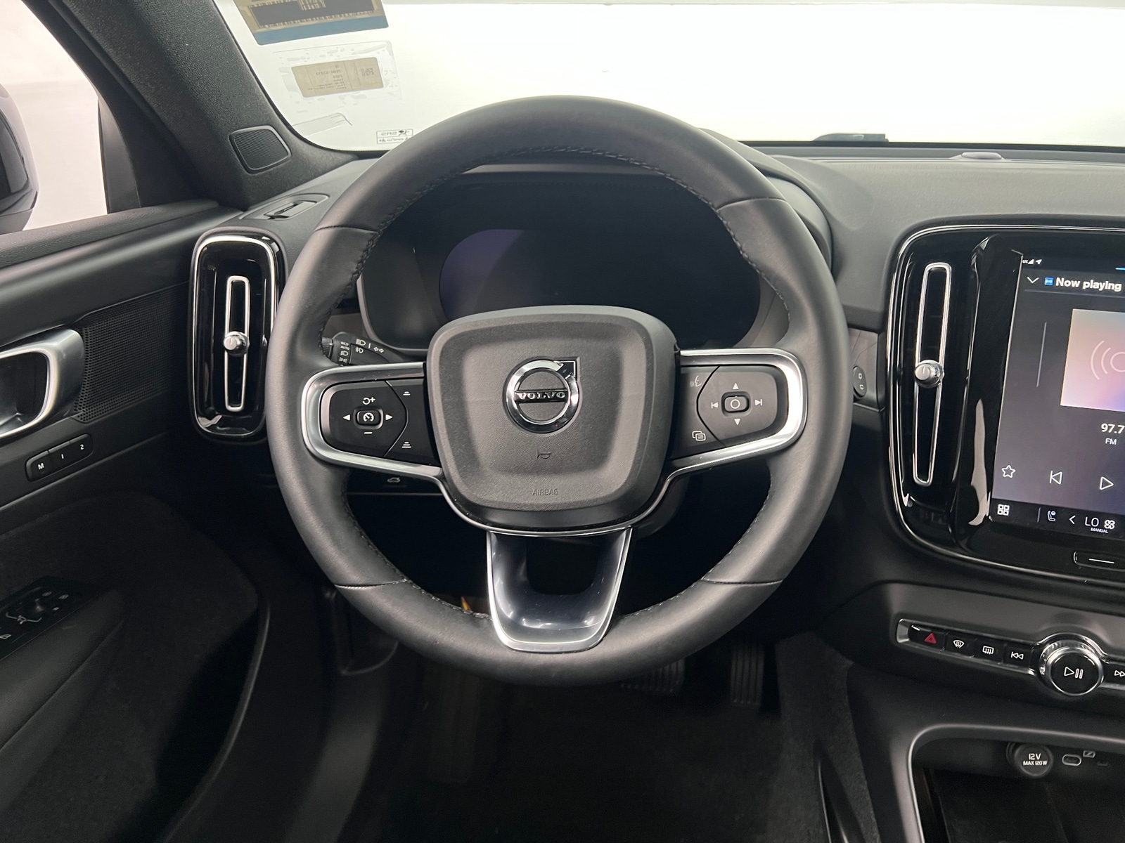 Thumbnail: 2024 Volvo XC40 - 5