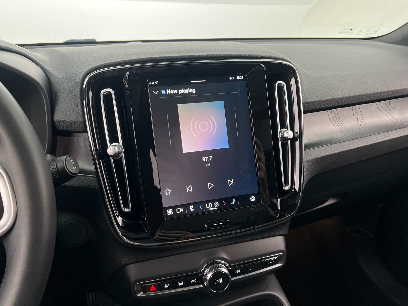 Thumbnail: 2024 Volvo XC40 - 4