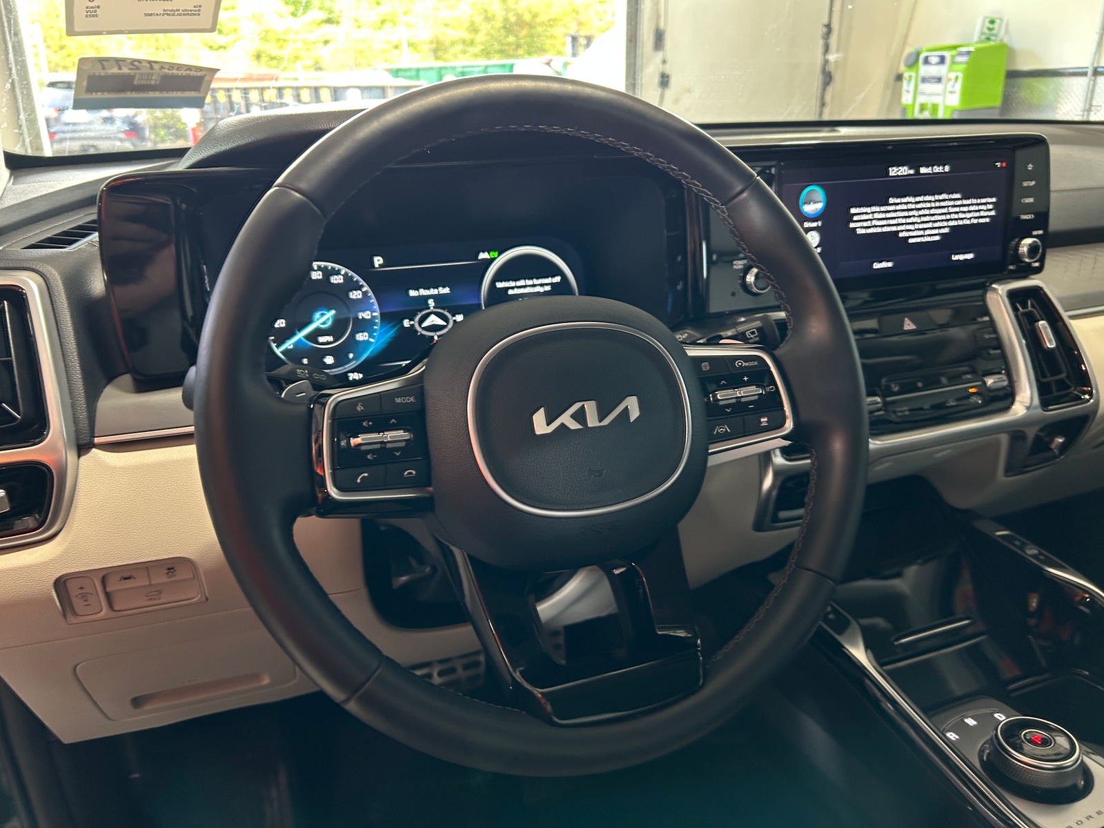 Thumbnail: 2023 Kia Sorento - 4
