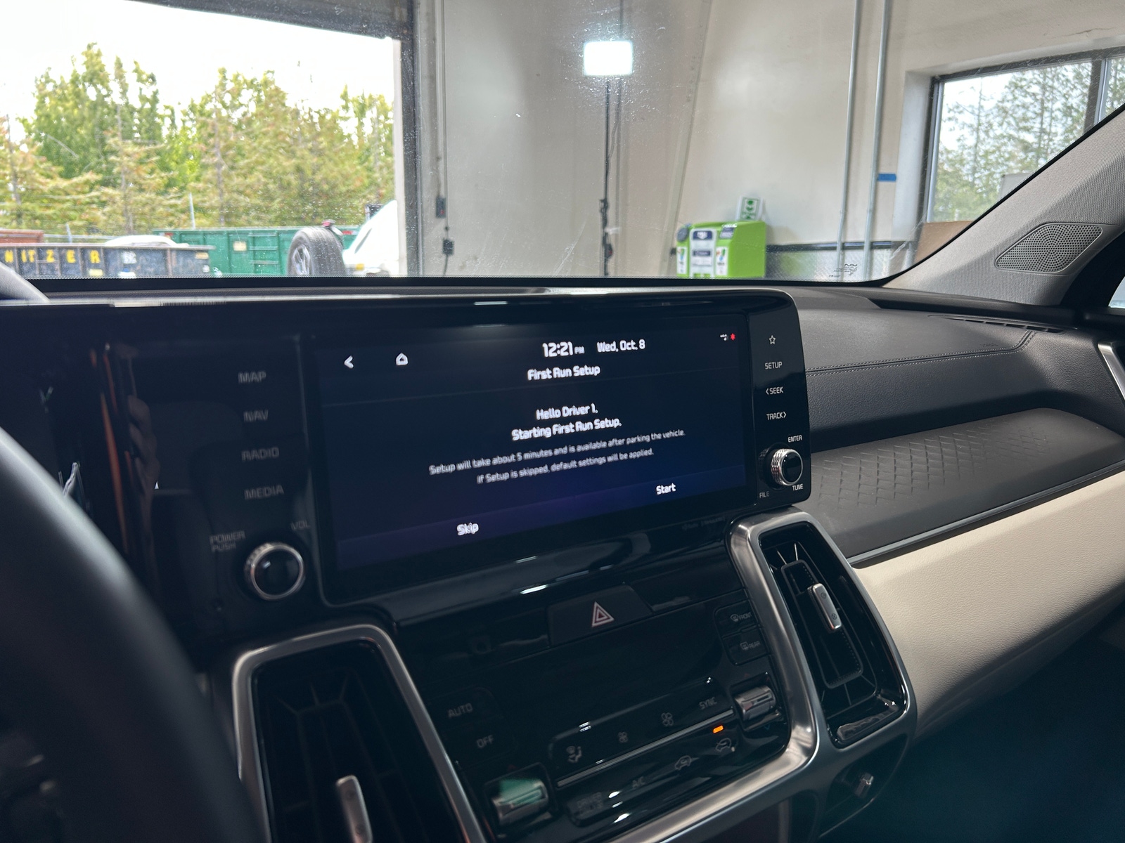 Thumbnail: 2023 Kia Sorento - 3