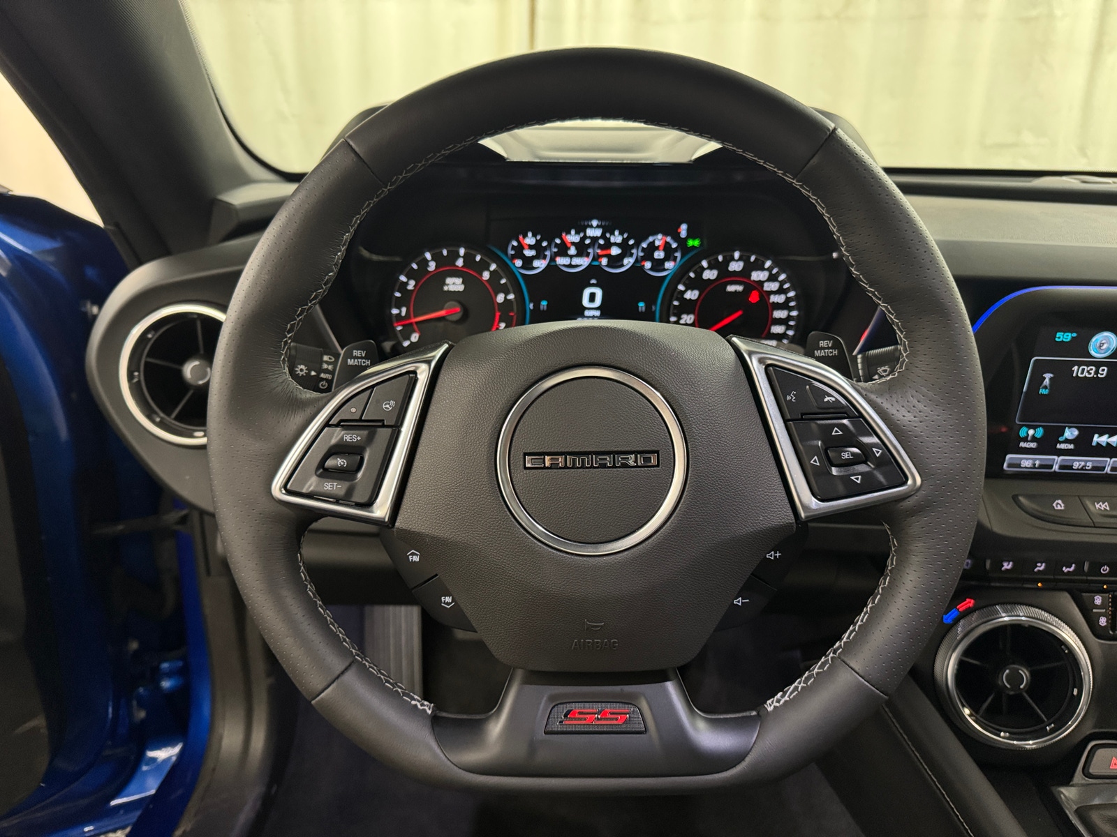 Thumbnail: 2018 Chevrolet Camaro - 3