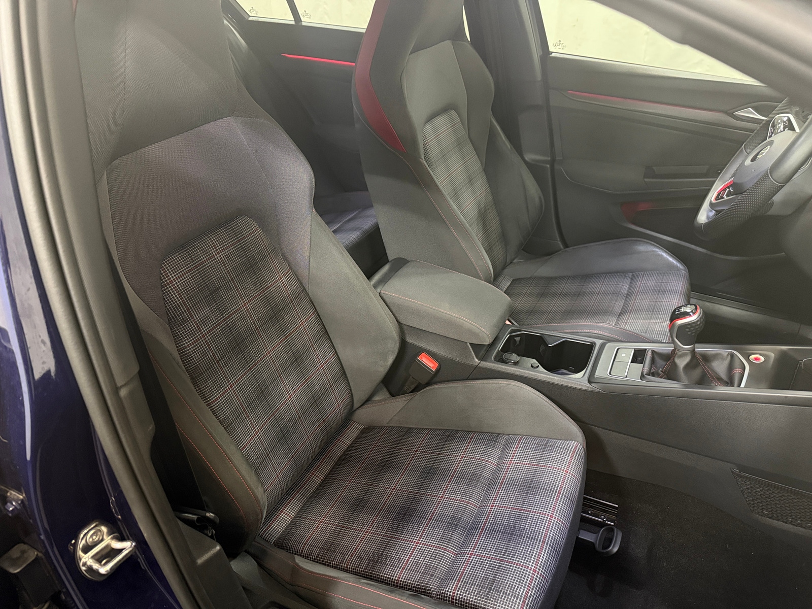 Thumbnail: 2022 Volkswagen Golf - 2