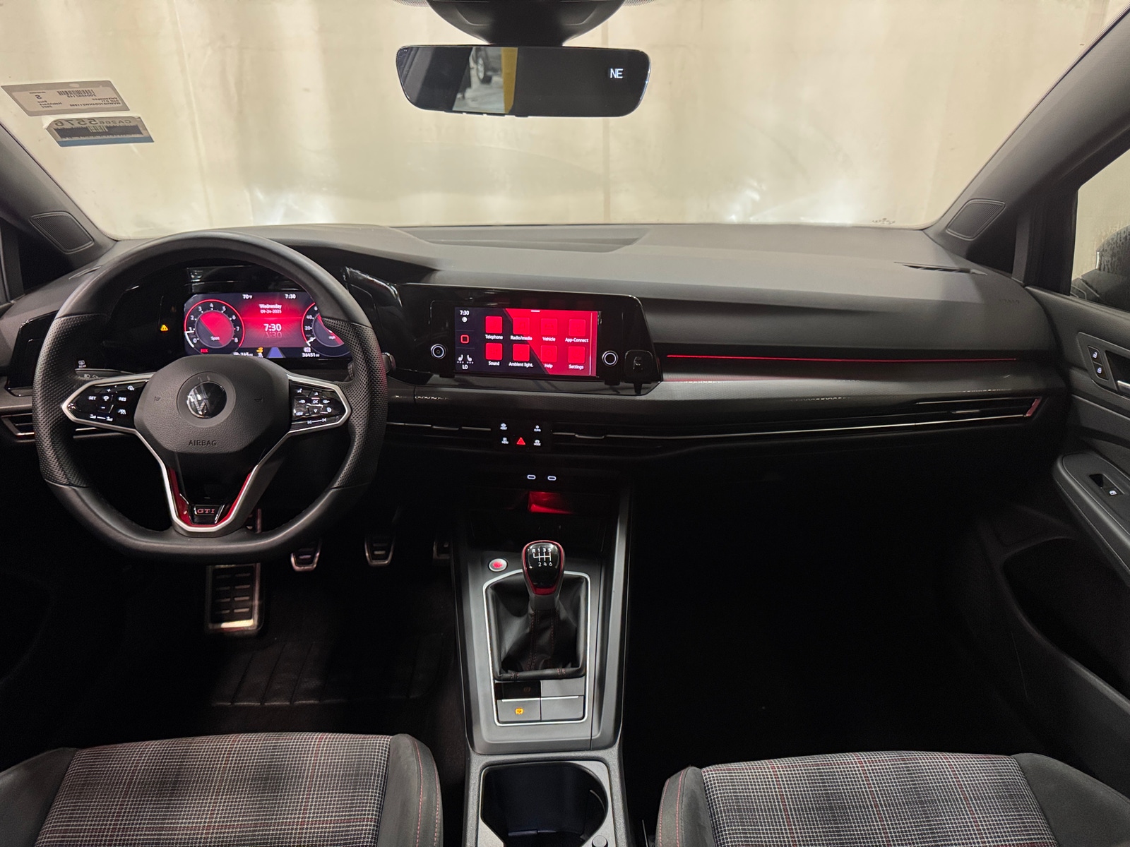 Thumbnail: 2022 Volkswagen Golf - 3
