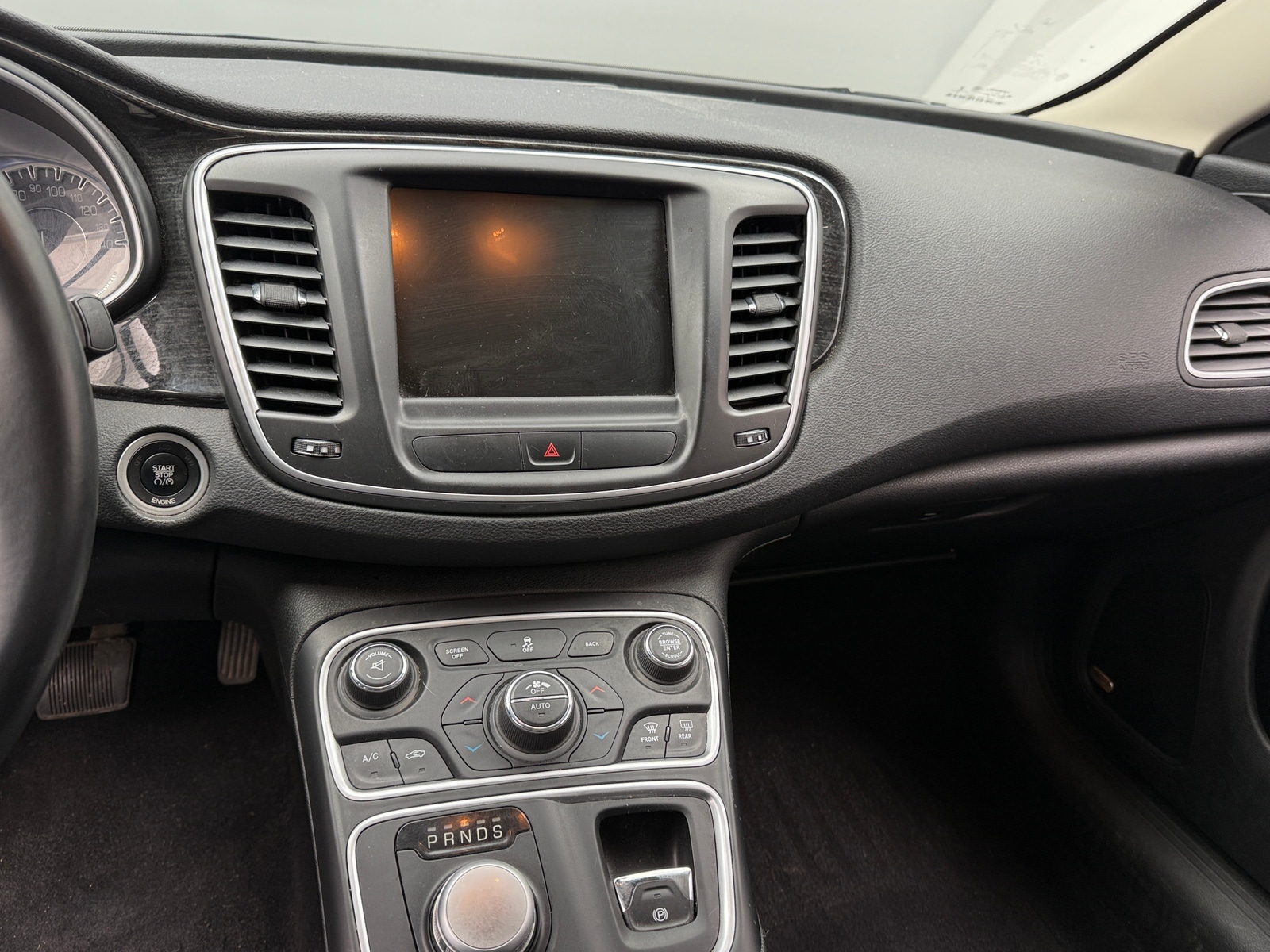 Thumbnail: 2015 Chrysler 200 - 3