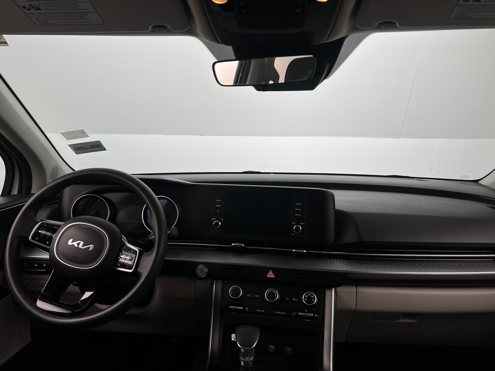 Thumbnail: 2022 Kia Carnival - 3