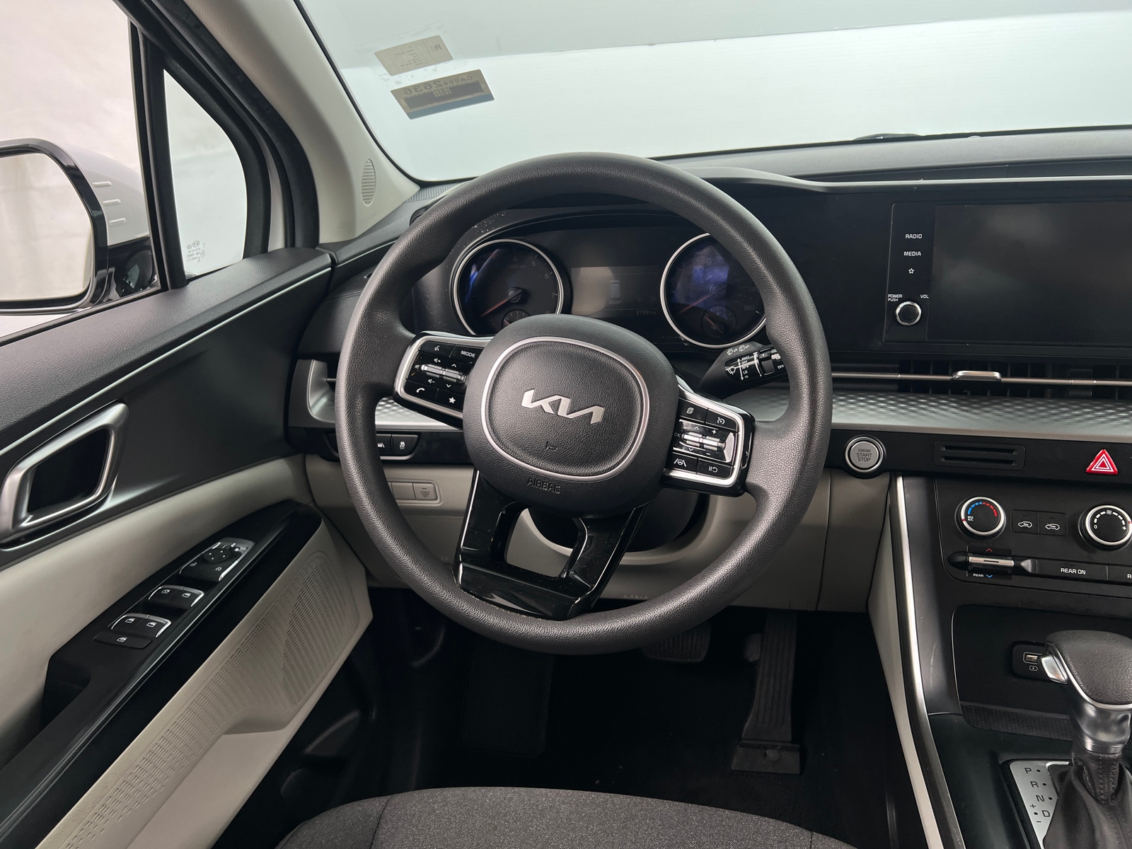 Thumbnail: 2022 Kia Carnival - 5