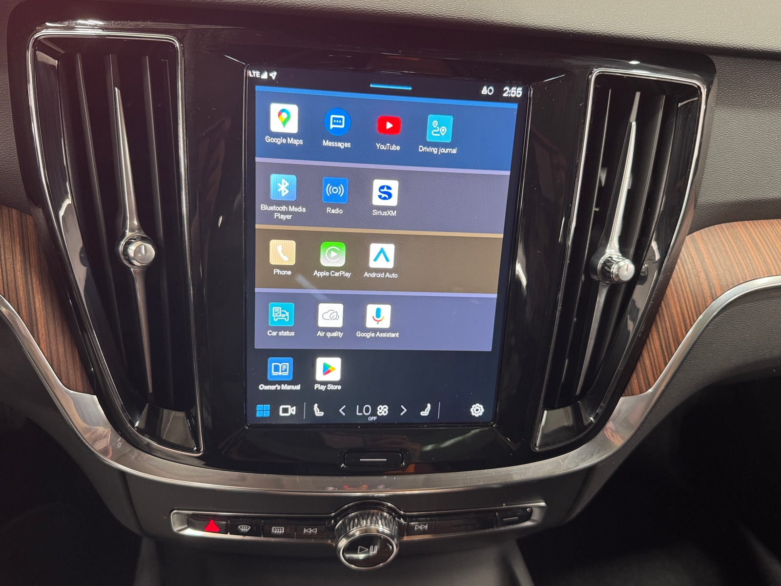 Thumbnail: 2025 Volvo V60 - 3
