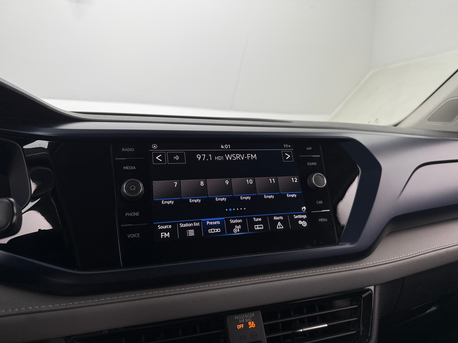 Thumbnail: 2024 Volkswagen Taos - 3