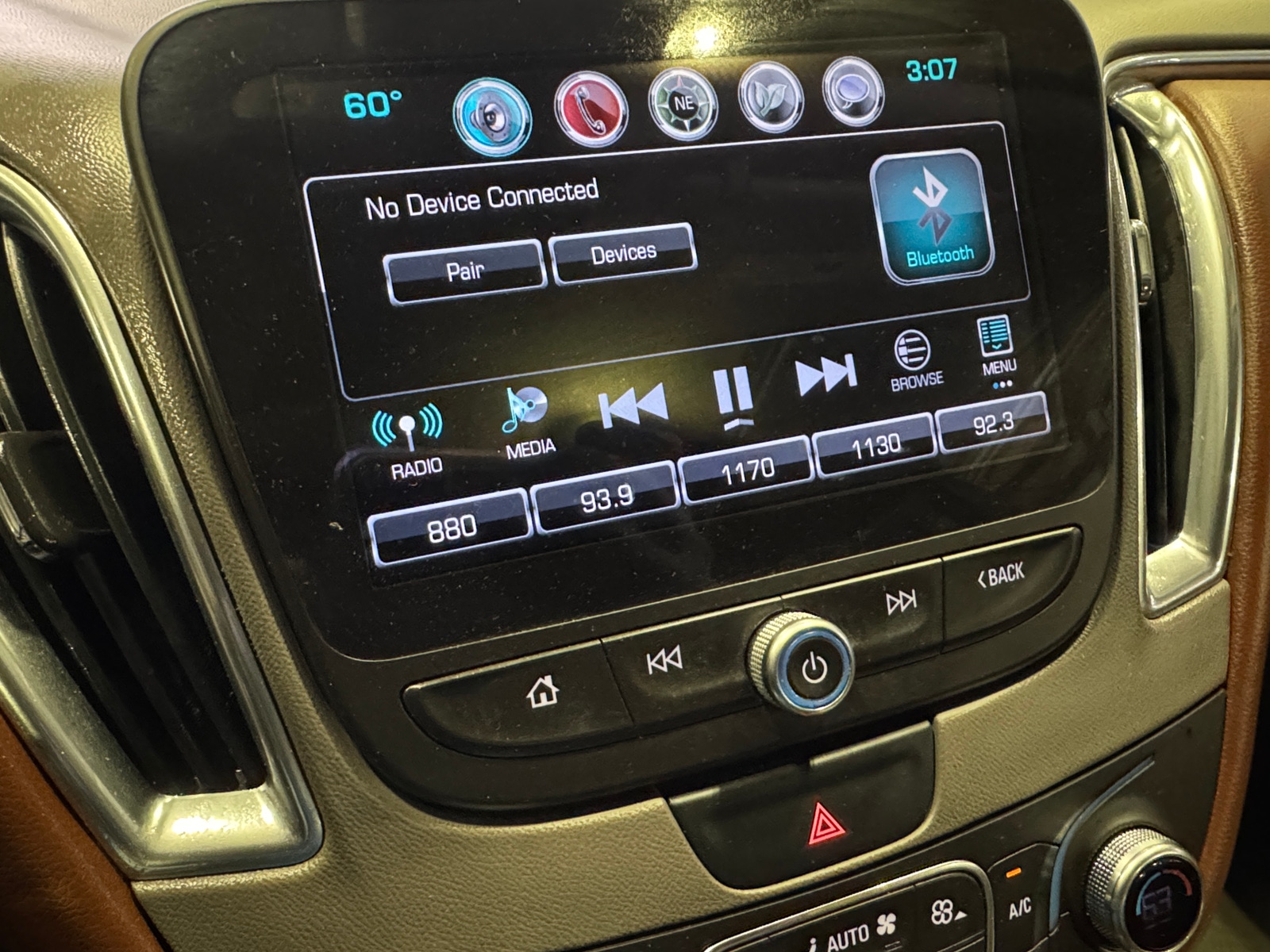 Thumbnail: 2016 Chevrolet Malibu - 3