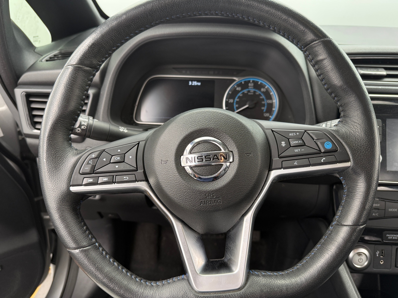 Thumbnail: 2018 Nissan Leaf - 4