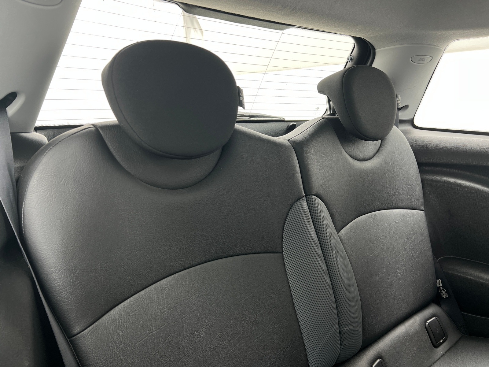Thumbnail: 2010 MINI Cooper Hardtop - 5