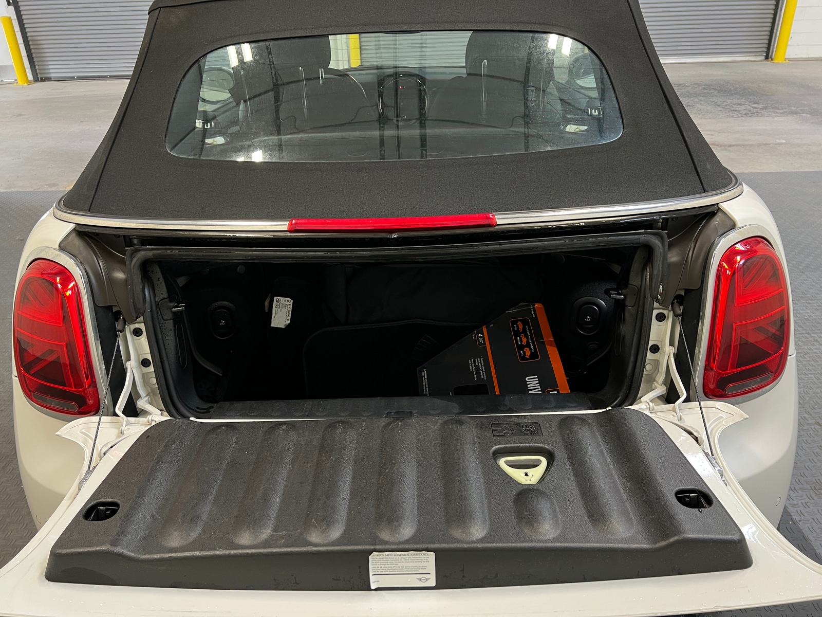 Thumbnail: 2024 MINI Cooper Convertible - 6