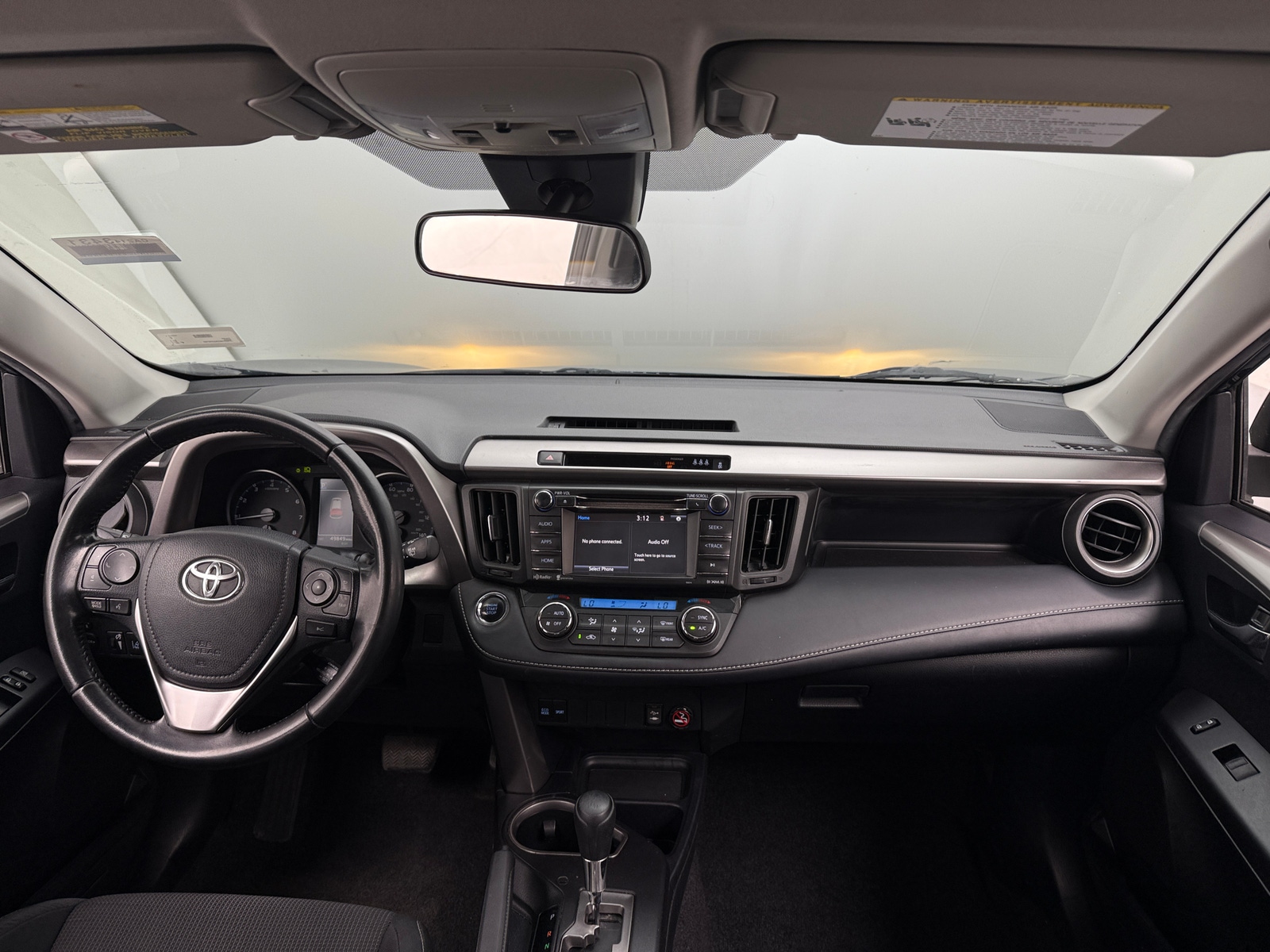 Thumbnail: 2018 Toyota RAV4 - 3