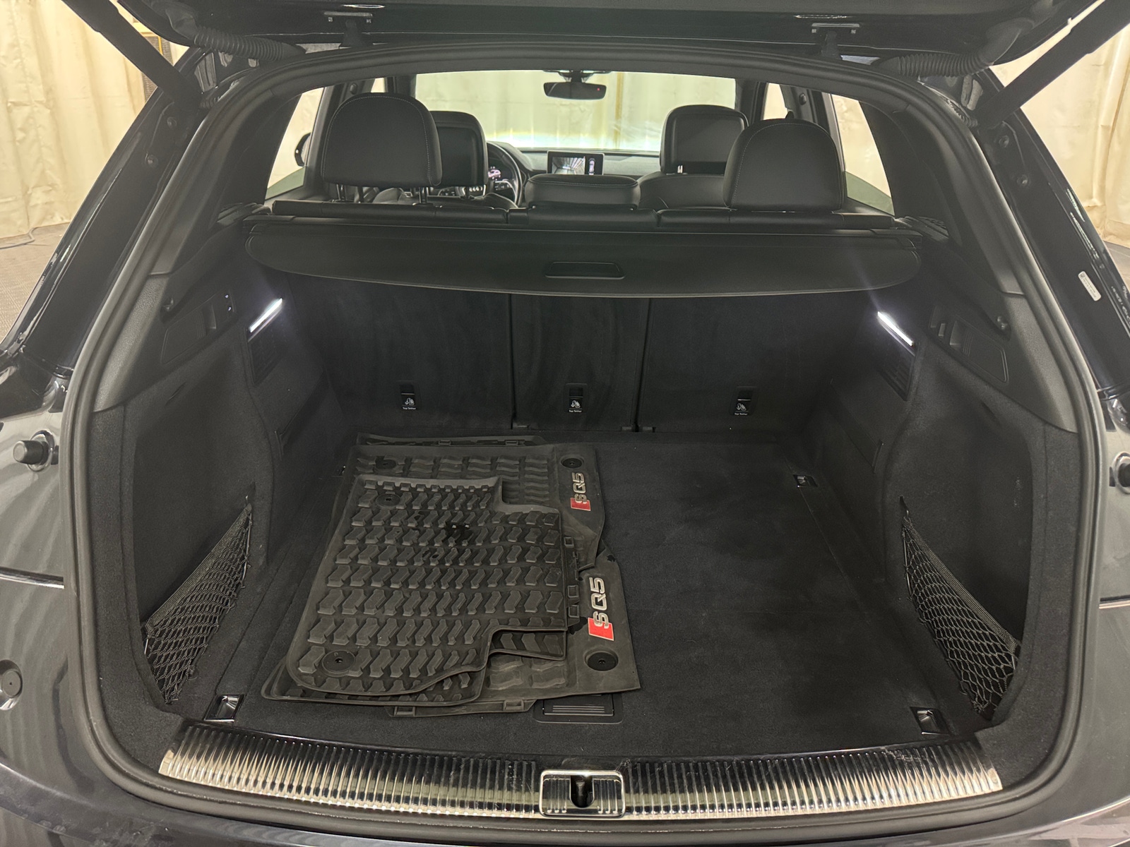 Thumbnail: 2019 Audi SQ5 - 7