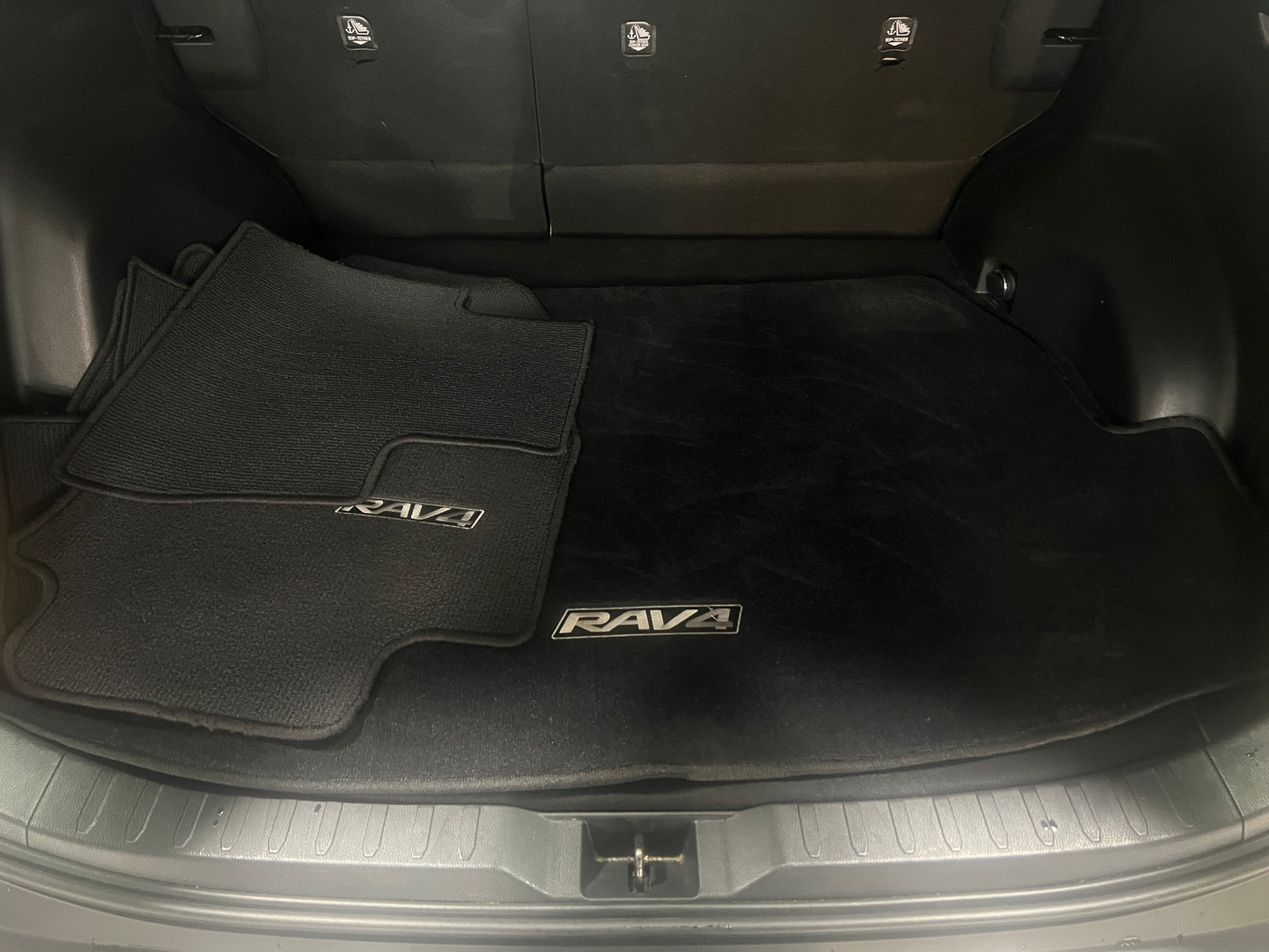 Thumbnail: 2019 Toyota RAV4 - 7