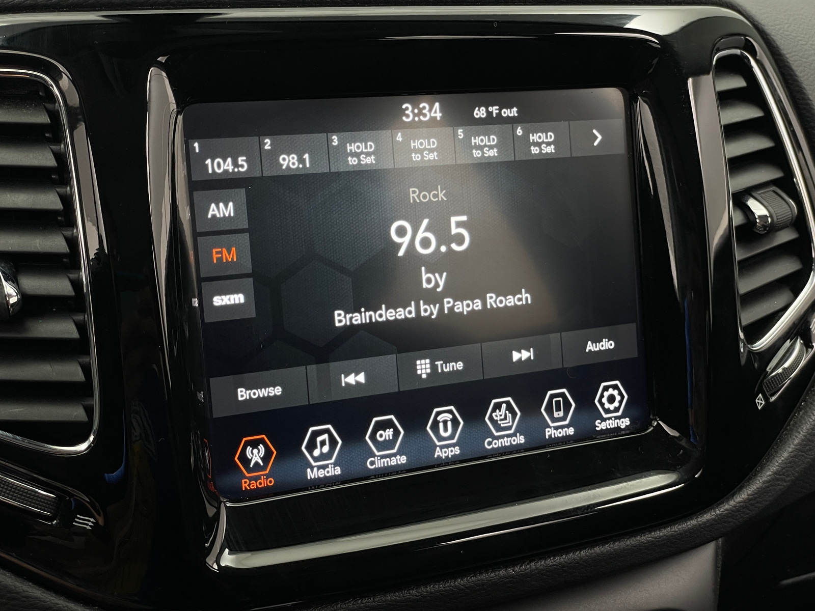 Thumbnail: 2019 Jeep Compass - 3