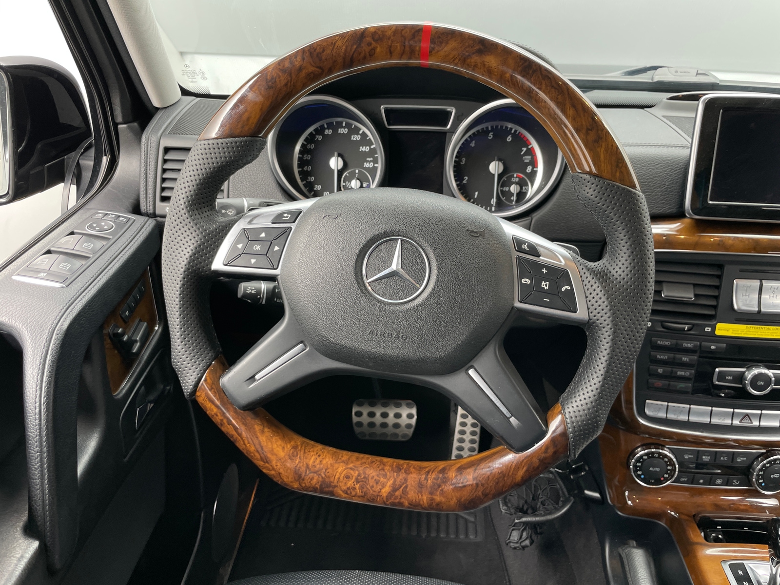Thumbnail: 2014 Mercedes-Benz G-Class - 4