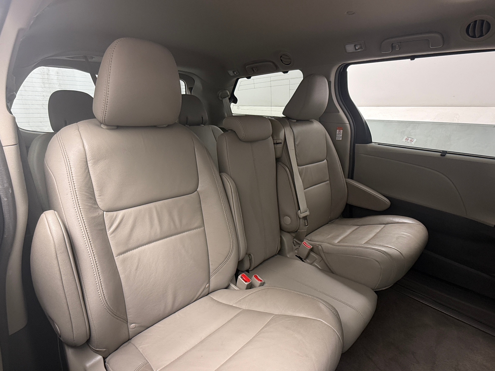 Thumbnail: 2018 Toyota Sienna - 5