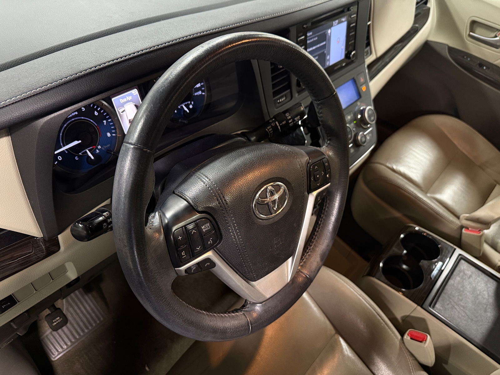 Thumbnail: 2018 Toyota Sienna - 4