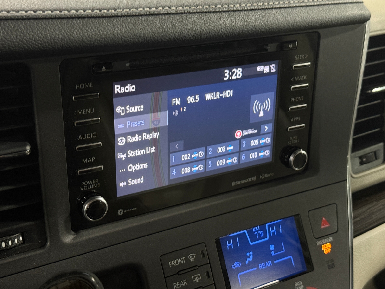 Thumbnail: 2018 Toyota Sienna - 3