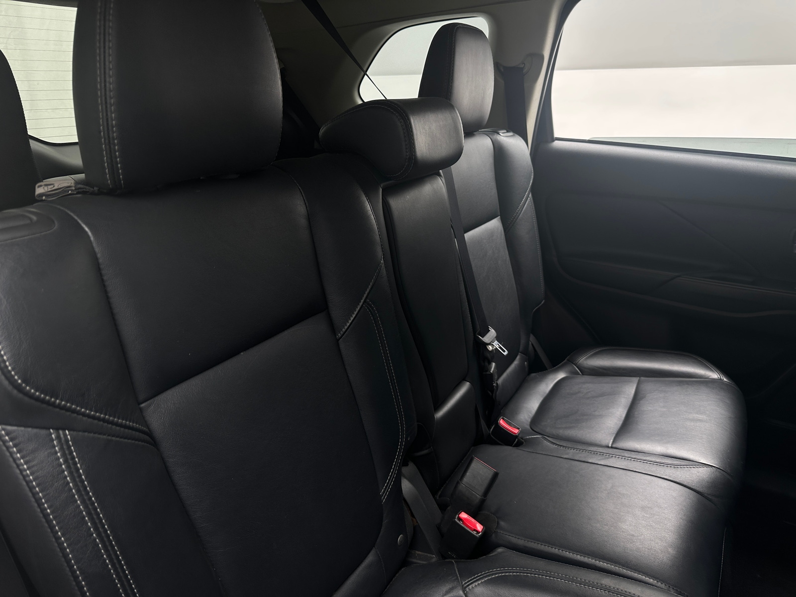 Thumbnail: 2020 Mitsubishi Outlander - 5