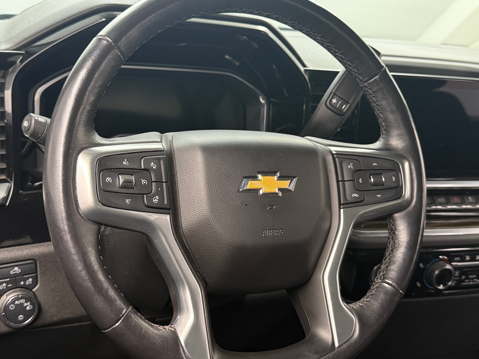 Thumbnail: 2022 Chevrolet Silverado 1500 - 5