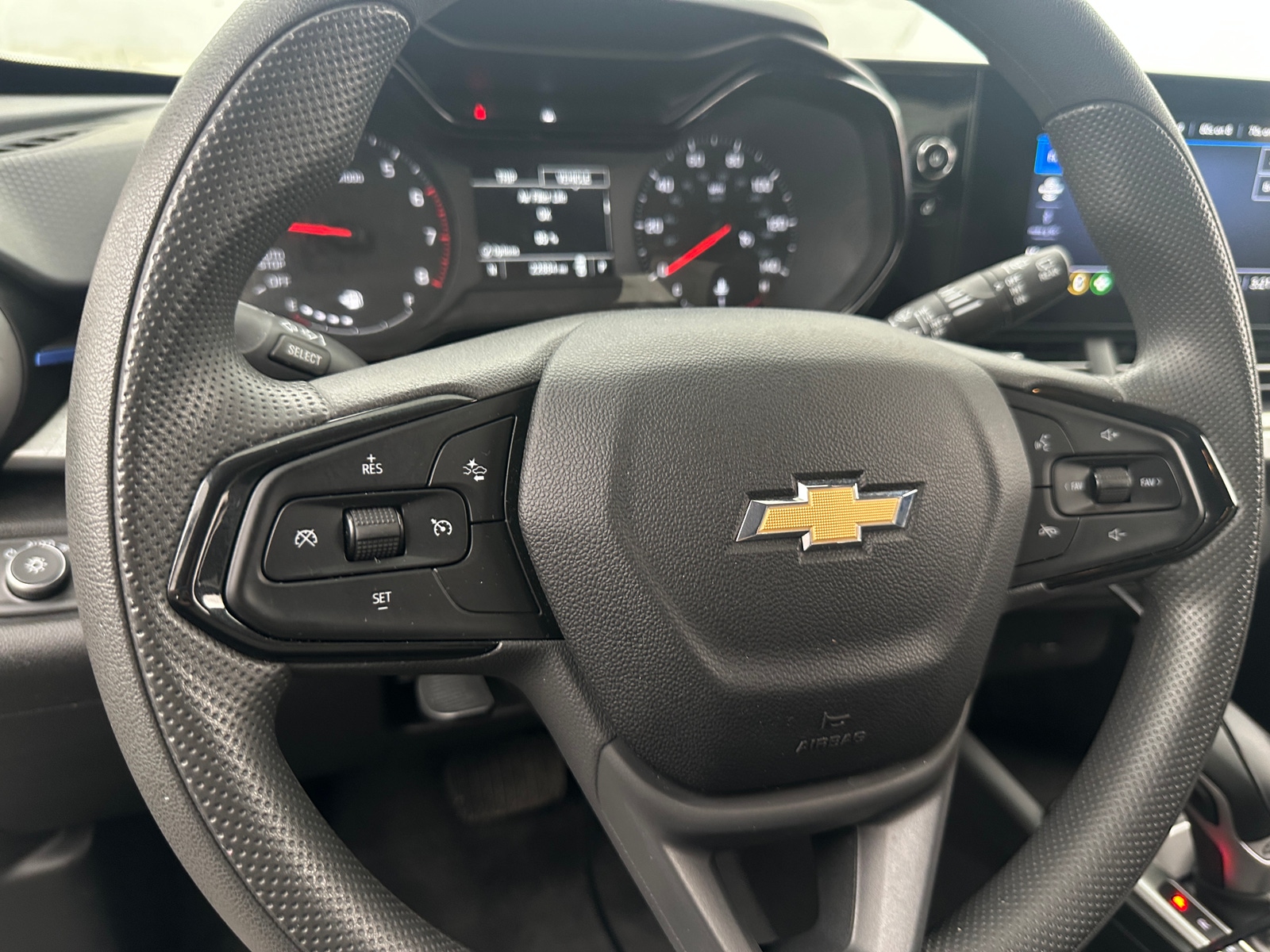 Thumbnail: 2025 Chevrolet Trax - 5