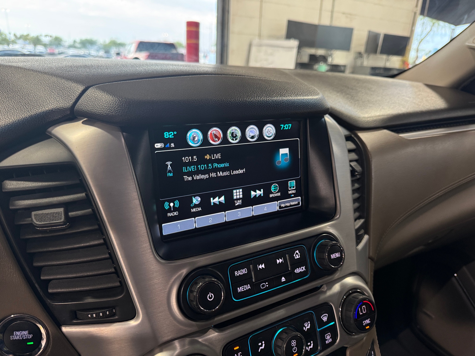 Thumbnail: 2017 GMC Yukon XL - 3