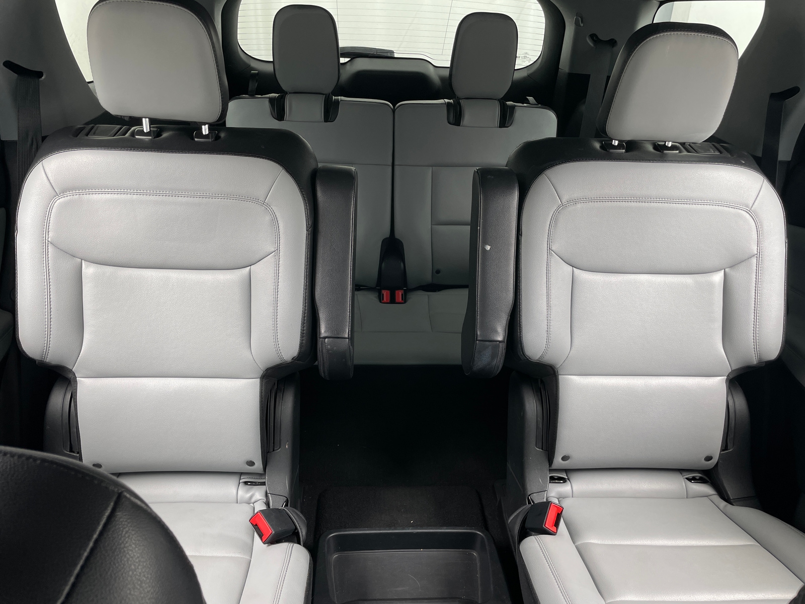 Thumbnail: 2021 Ford Explorer - 5