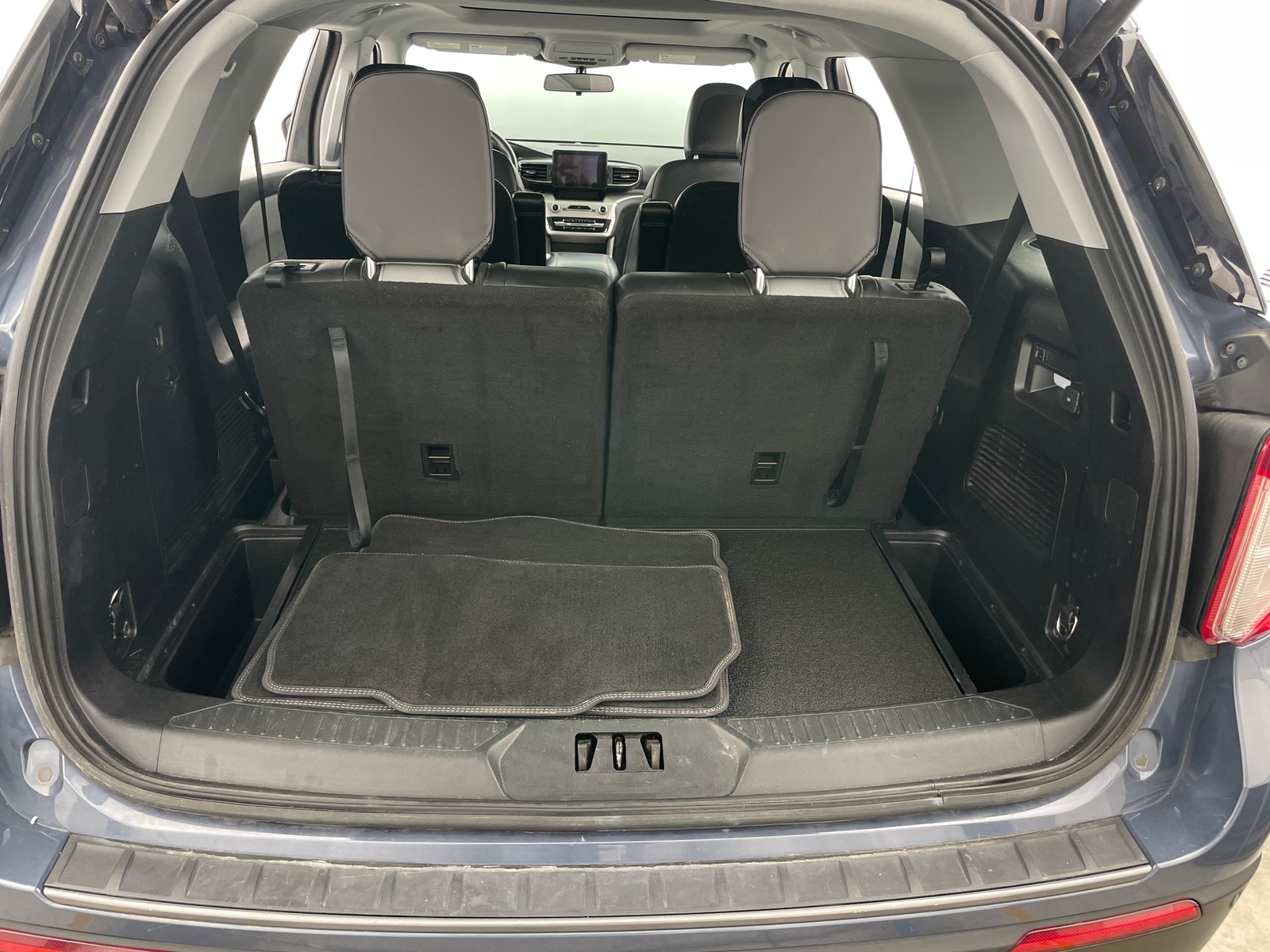 Thumbnail: 2021 Ford Explorer - 6