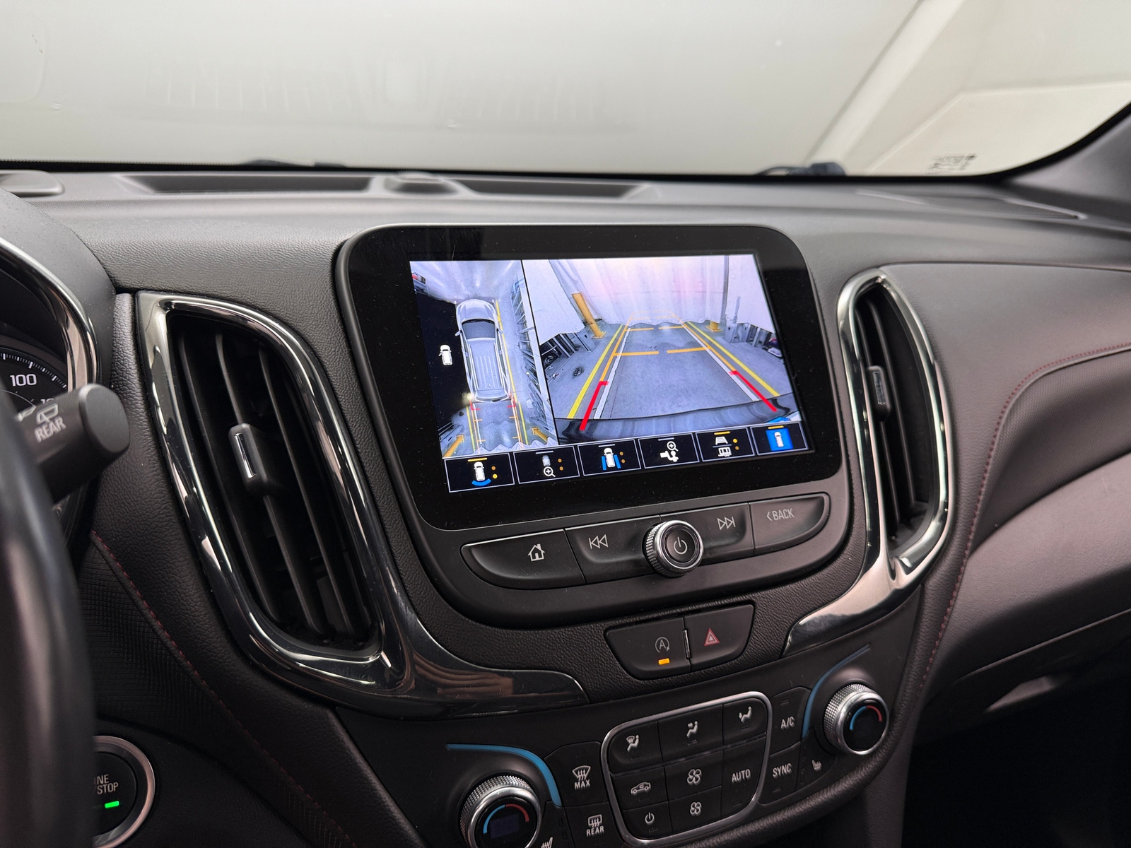 Thumbnail: 2022 Chevrolet Equinox - 4