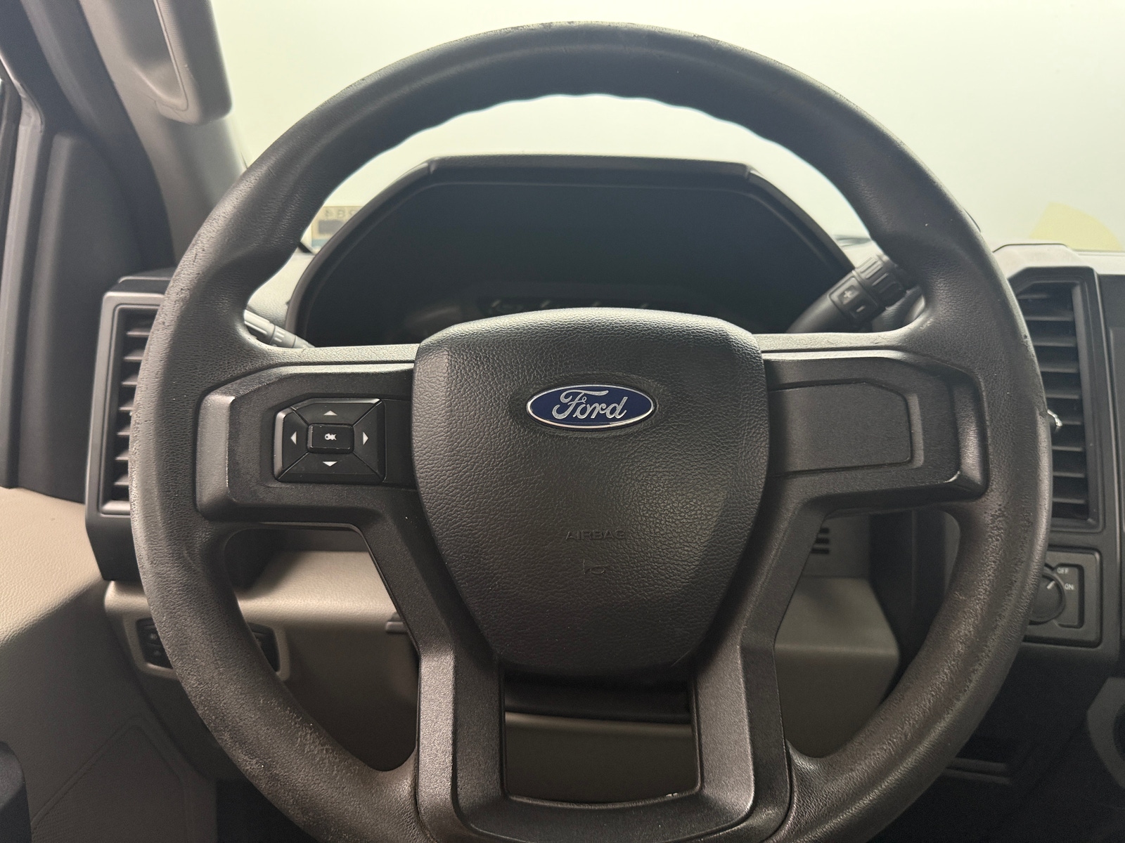 Thumbnail: 2020 Ford Econoline - 4