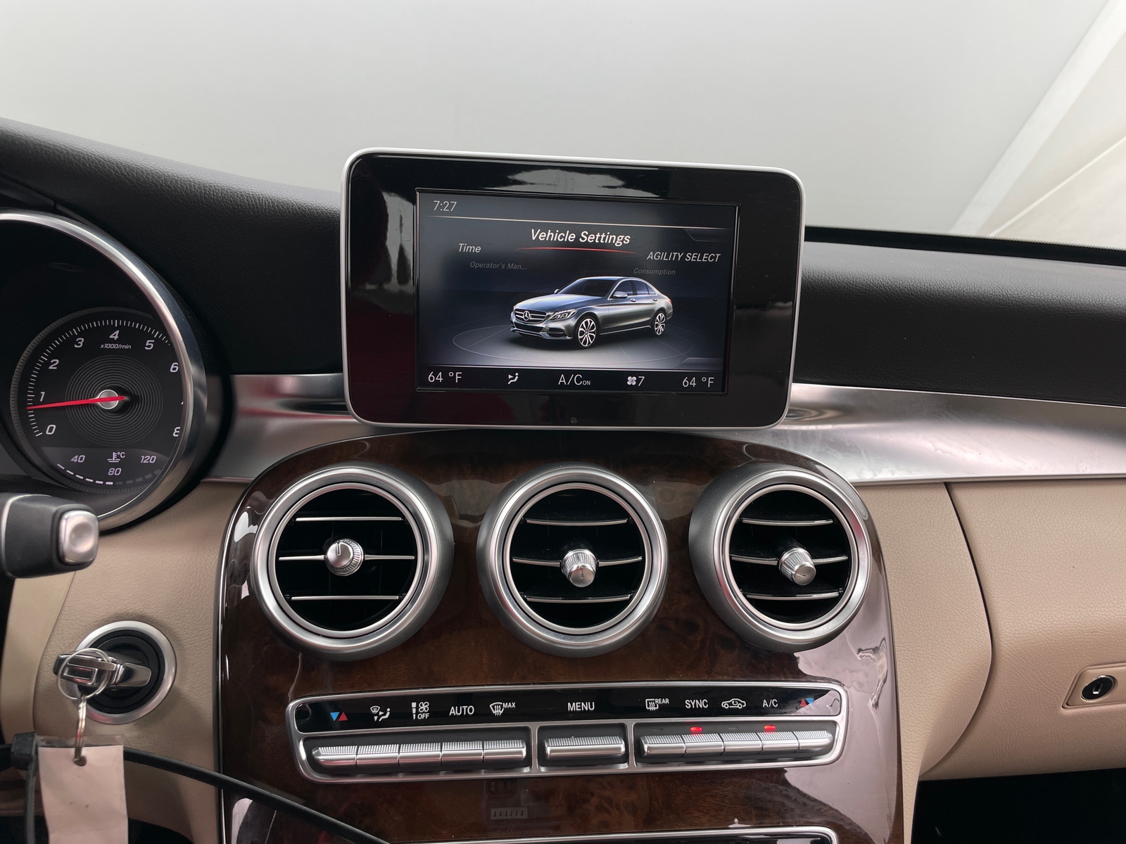 Thumbnail: 2015 Mercedes-Benz C-Class - 3