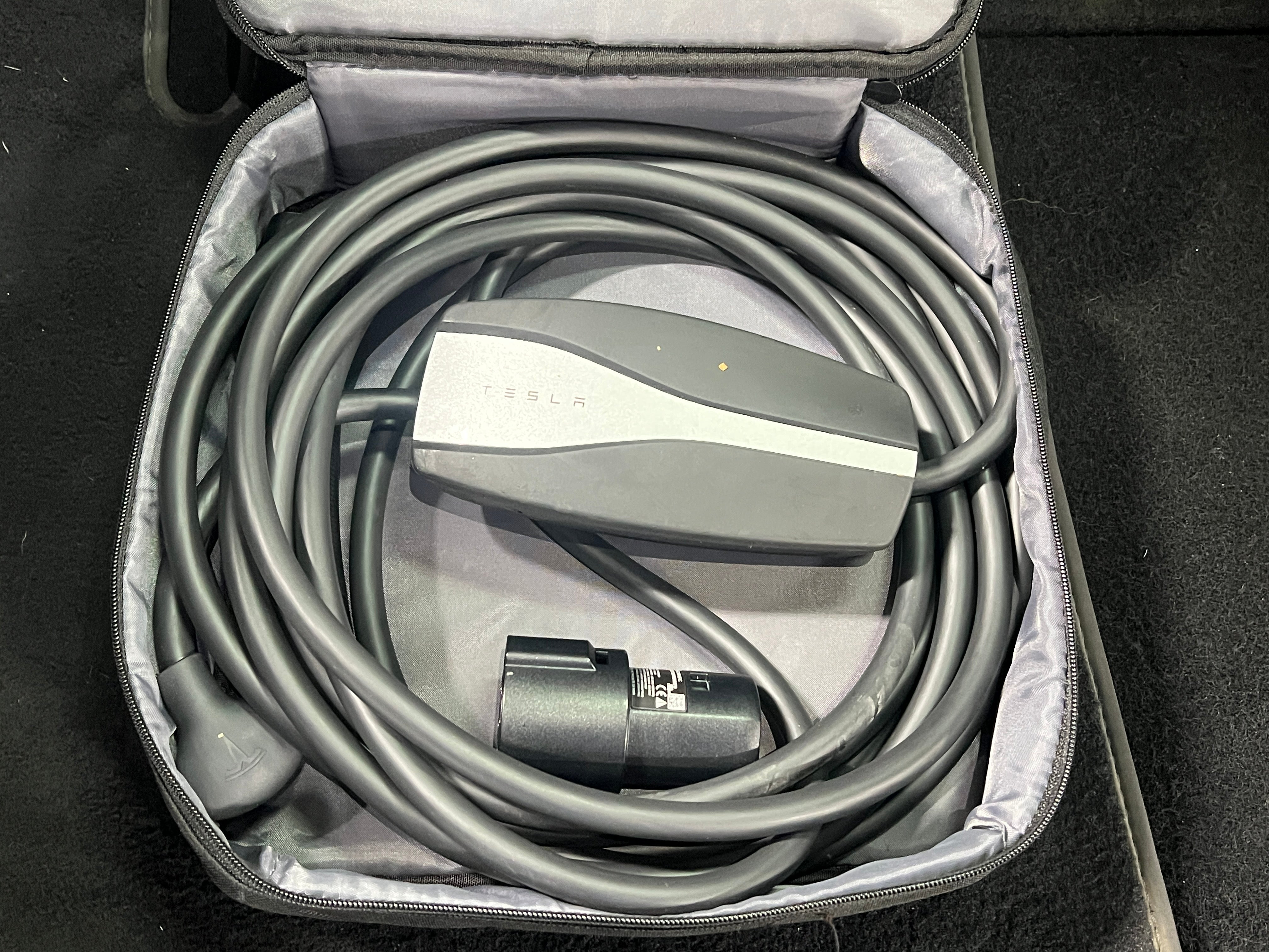 Used 2022 Tesla Model Y Long Range with VIN 7SAYGDEE9NF319239 for sale in Oak Creek, WI